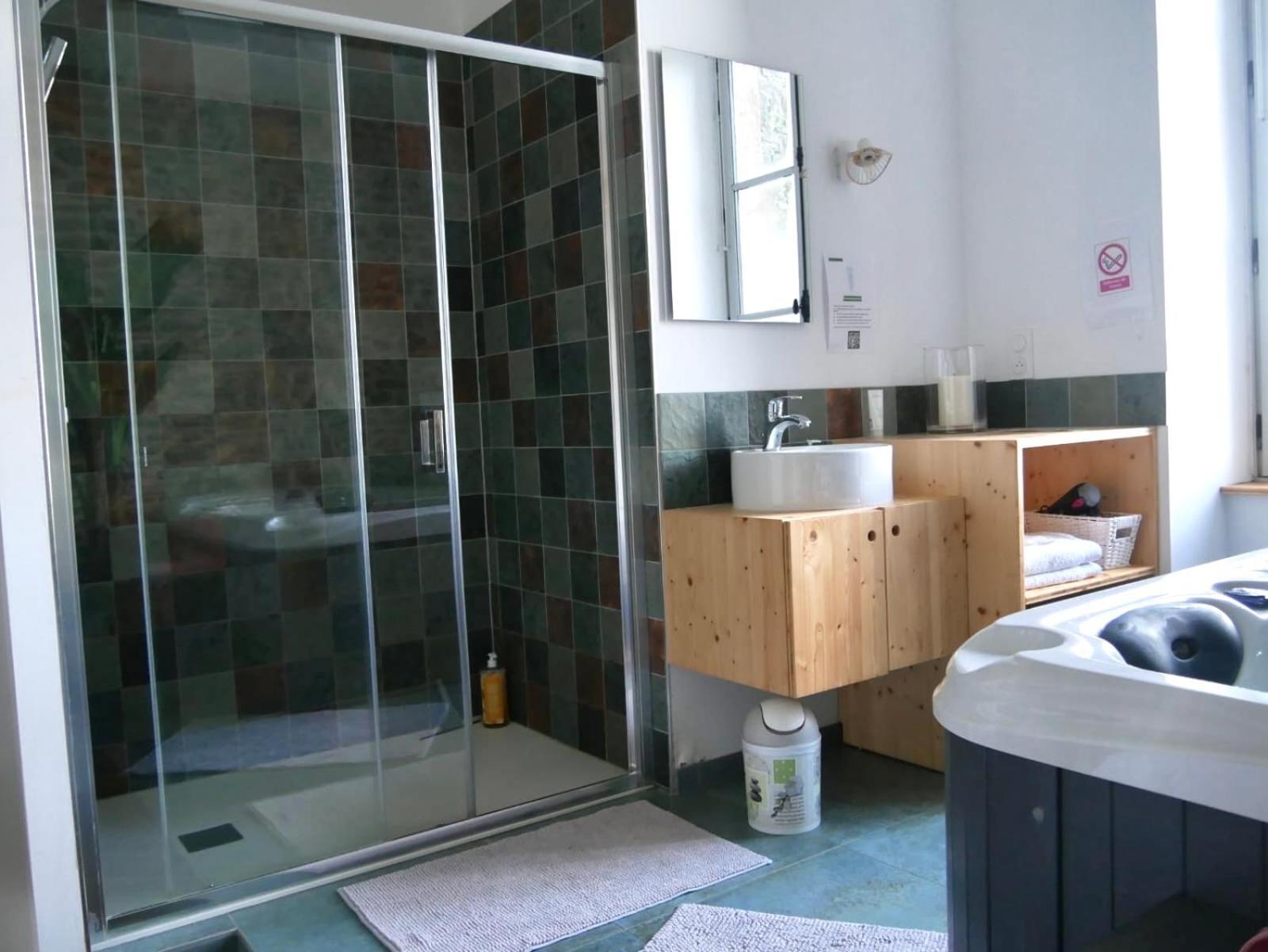 La Douce Nuit Apartment ฟูแฌร์ ภายนอก รูปภาพ